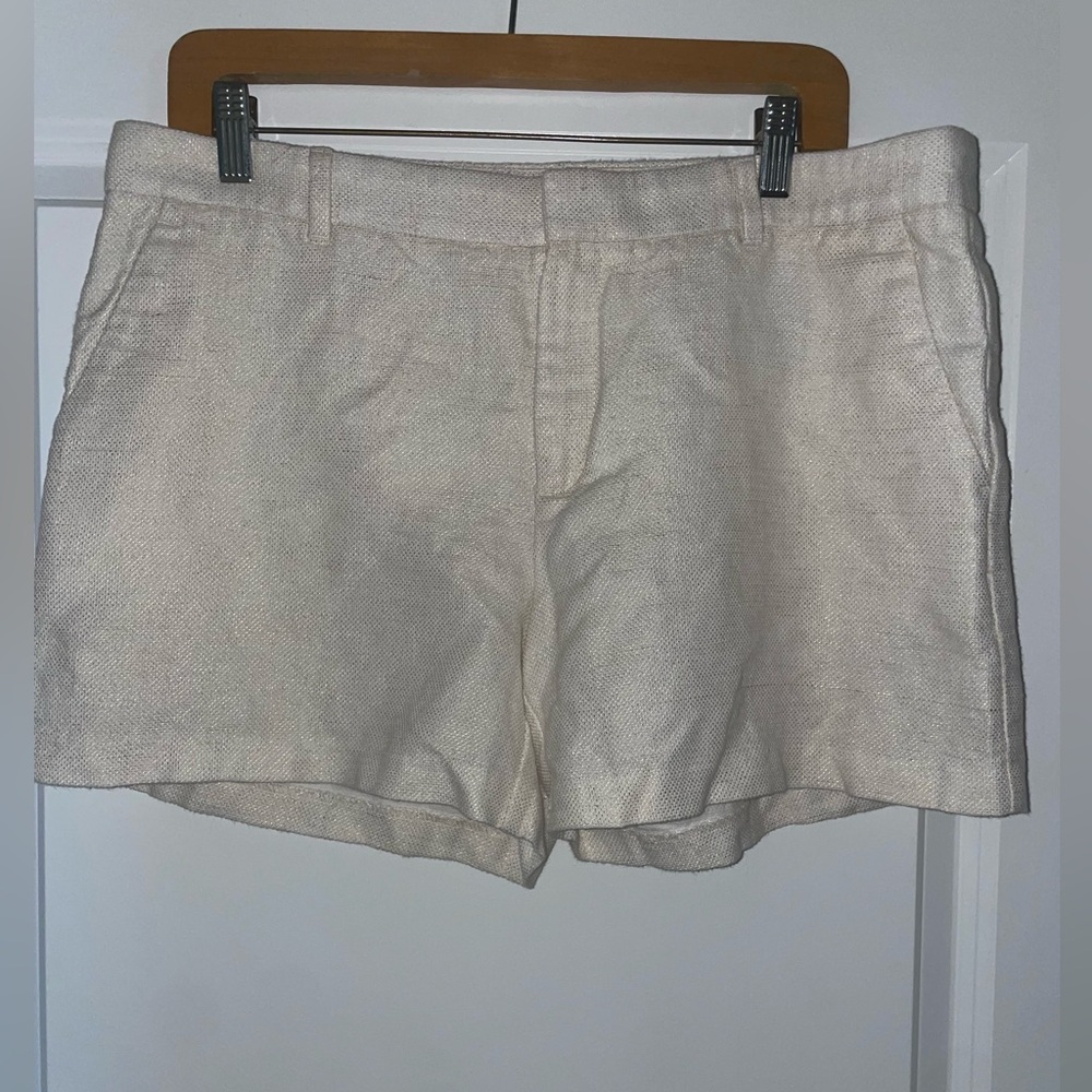 Banana republic. Linen/ cotton blend shorts. Beige. Size women’s 12